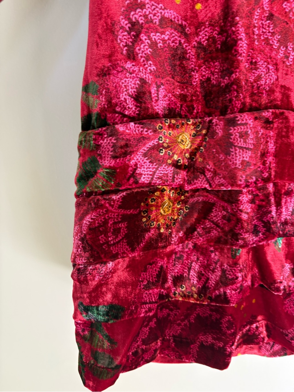 FARM Rio Farm Rio Velvet Floral V-Neck Mini Dress Deep Red M NWT - Picture 6 of 15